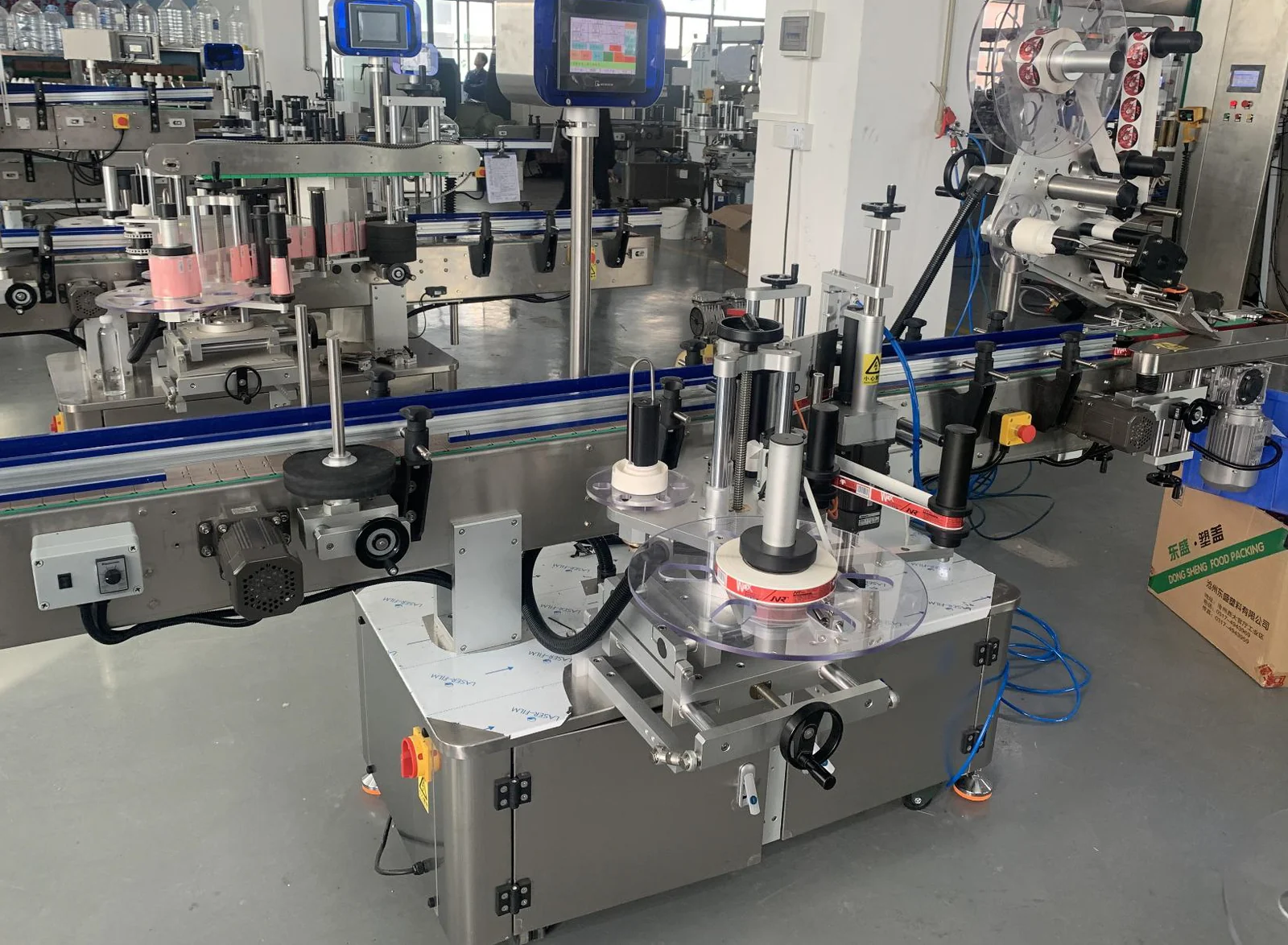 Labelling machine guides